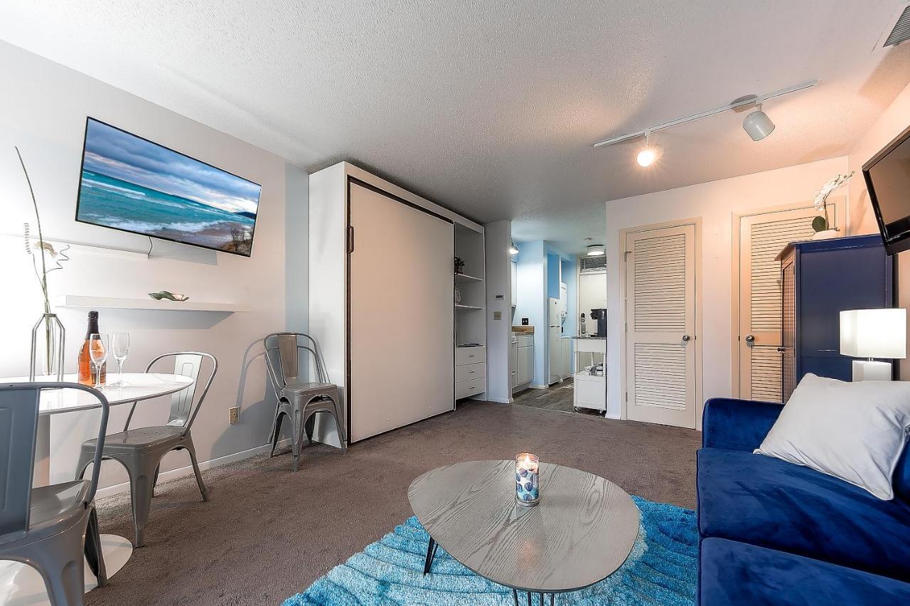 Beautiful Lake View Studio Condo At The Shores مدينة ترافيرز المظهر الخارجي الصورة